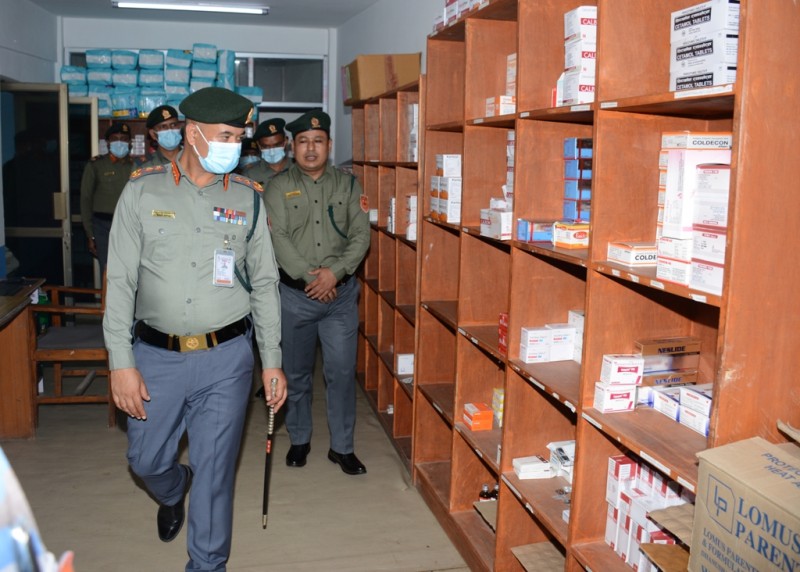 सशस्त्र प्रहरी महानिरीक्षक अर्यालद्वारा नेपाल एपीएफ अस्पतालको निरीक्षण 